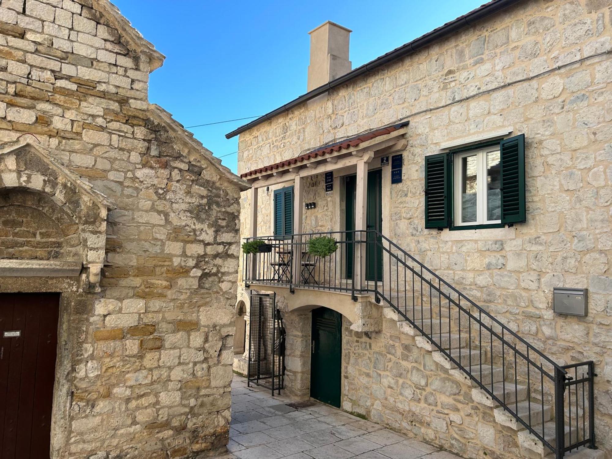 Perfectly Located Cherry Stone House Split Zewnętrze zdjęcie